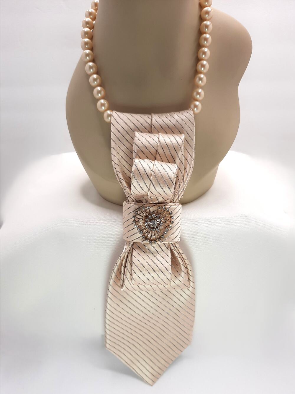 Artisan Vintage Silk Tie Pendant Elegant Nicole Miller Pearl Beaded Necklace NEW